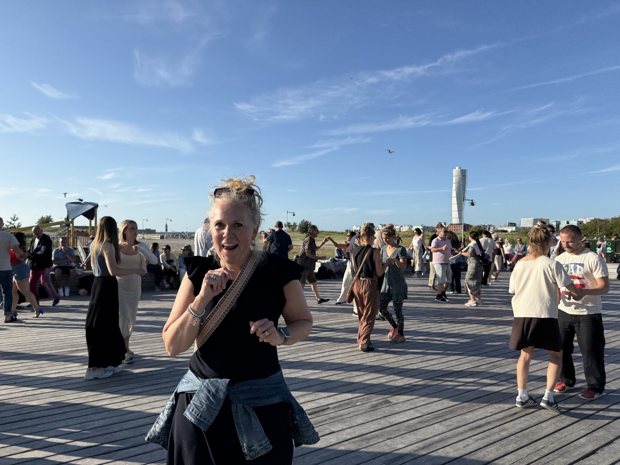 Dansa salsa på stranden