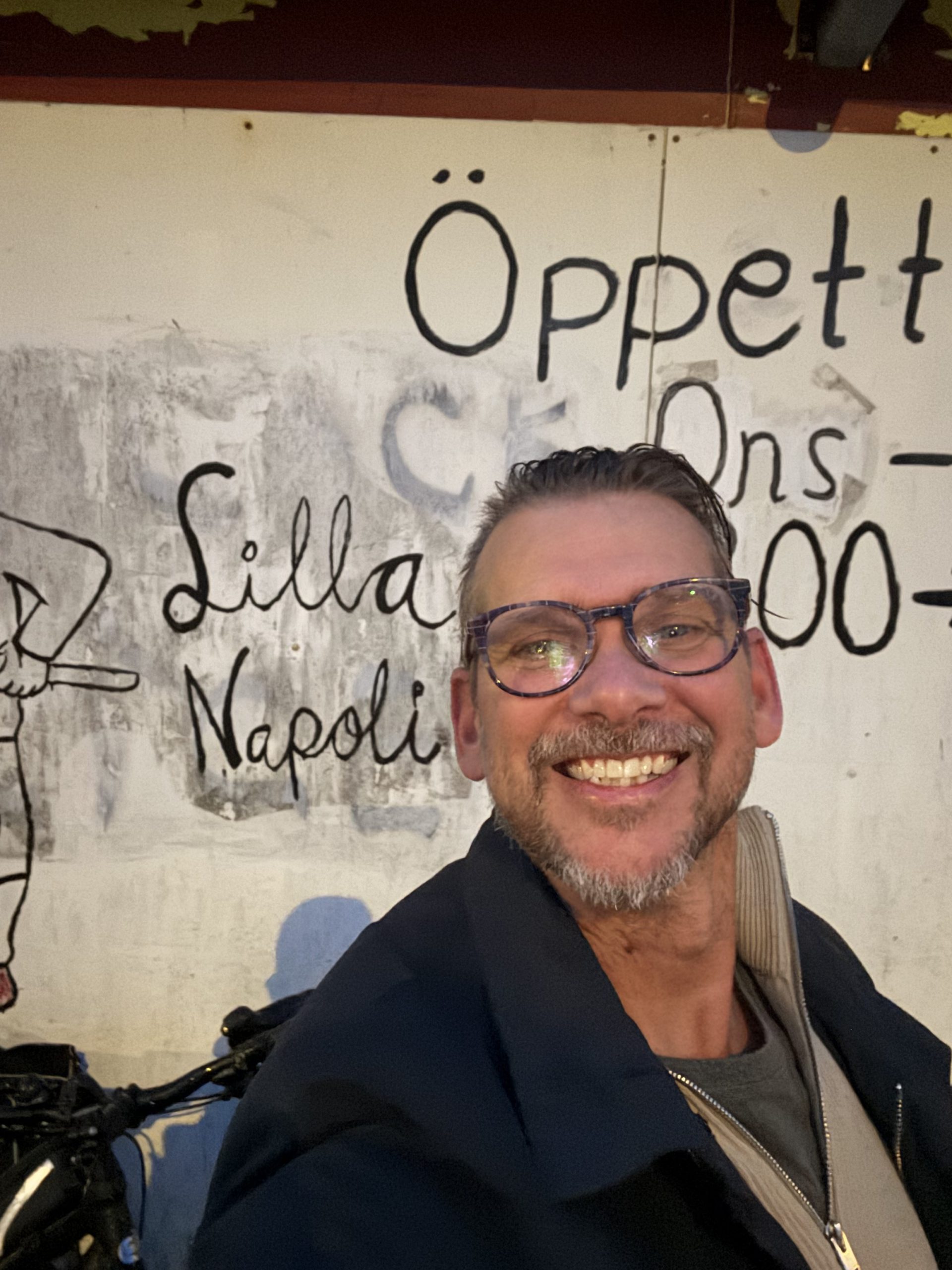 Äta pizza på Lilla Napoli